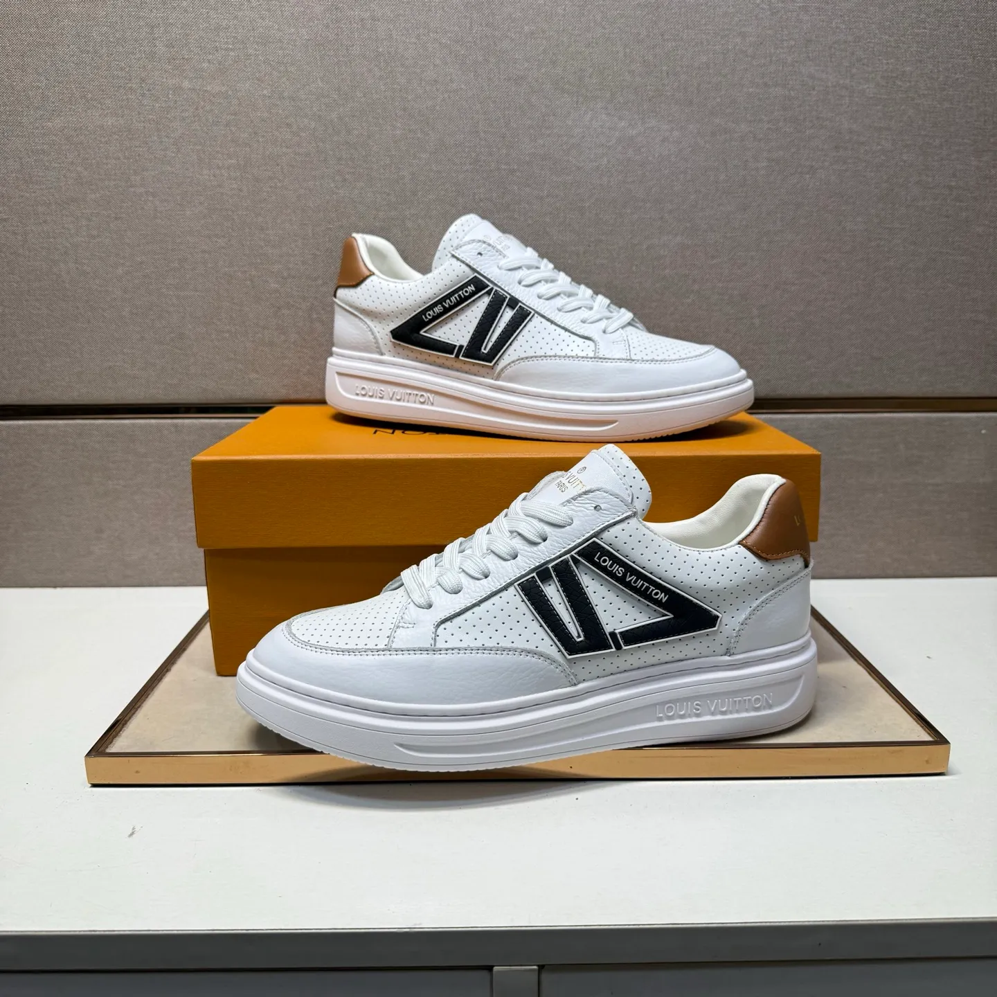 ⬛️Men's shoes 💰p420 [LV～] Men's casual shoes 2025z cabinet sales simultaneously 🔶Size: 38-44 #️⃣ 🔷6 colors🔜The upper is made of multi-material splicing ➕Genuine leather lining, comfortable and breathable, sole: original comfortable and wear-resistant outsole, ⚠️Real thing📱Photographed🎬The real thing is better📢📢📢